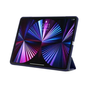 Pipetto Origami No1-deksel til iPad Pro 11-tommer med sammenleggbart stativ, vist mens det holder nettbrettet oppreist