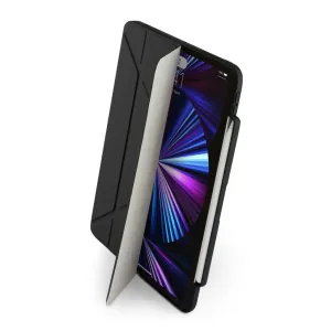 Étui folio Pipetto Origami No3 noir pour iPad Pro 11 pouces, présenté ouvert avec support pour Apple Pencil.