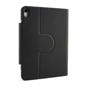 Pipetto roterende foliocover til iPad Air 11 i sort, vist lukket fra bagsiden med stylusholder og kameraudskæring