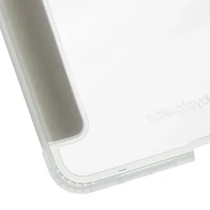 Coque de protection transparente Pipetto pour iPad mini avec découpe aux bords arrondis et logo visible