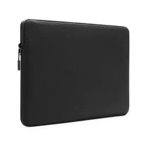 Housse noire Pipetto pour MacBook 16 pouces avec fermeture éclair et finition texturée résistante à l’eau