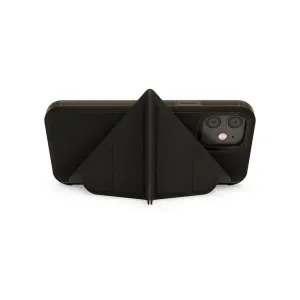 Étui noir Pipetto Origami Folio pour iPhone 12 Pro Max, présenté en mode support pour un visionnage mains libres