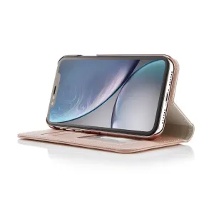 Pipetto Magnetic Folio iPhone XR-i roosa nahkümbris, aluseks kokku volditud, telefon sees
