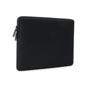 Pipetto schwarze MacBook-Hülle mit Reißverschluss und schlankem Profil für den täglichen Geräteschutz