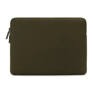 Pipetto dark green MacBook sleeve with zip closure and slim fit for 13-14 inch laptops