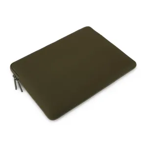 Pipetto dark green MacBook sleeve with zip closure, slim neoprene protection and AirTag pocket