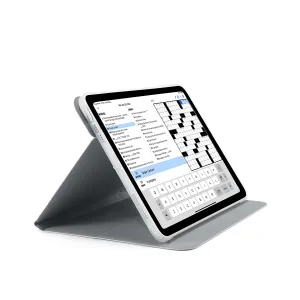 Pipetto Origami No6 kolmeks volditav tugikaanega ümbris iPad Airile, näidatud hallina horisontaalses vaatamisasendis.