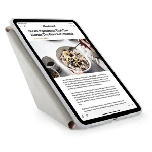 Funda Pipetto Origami No1 para iPad Air 13, plegada en soporte triangular, en gris claro