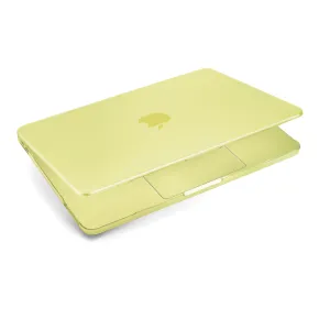 Pipetto genomskinligt hårt skal till en gulgrön MacBook Air, med Apple-logotypen synlig genom skalet.