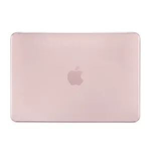 Pipetto genomskinligt hårt skal monterat på locket till en MacBook Air, med en lätt frostad yta och synlig Apple-logotyp
