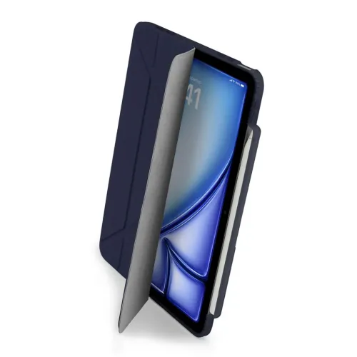 Pipetto Origami No3 Stifteetui für iPad Air 13, dunkelblau, mit teilweise geöffnetem Klappdeckel und Apple Pencil Fach auf der rechten Seite.
