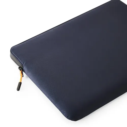 Pipetto 13-Zoll-MacBook-Hülle aus marineblauem Ripstop mit gepolsterten Kanten und Reißverschluss zur geschützten Aufbewahrung