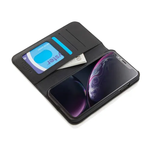 Pipetto iPhone XR magnetische Foliohülle aus schwarzem Leder, geöffnet, mit Kartenfächern, Geldscheinfach und eingesetztem Smartphone