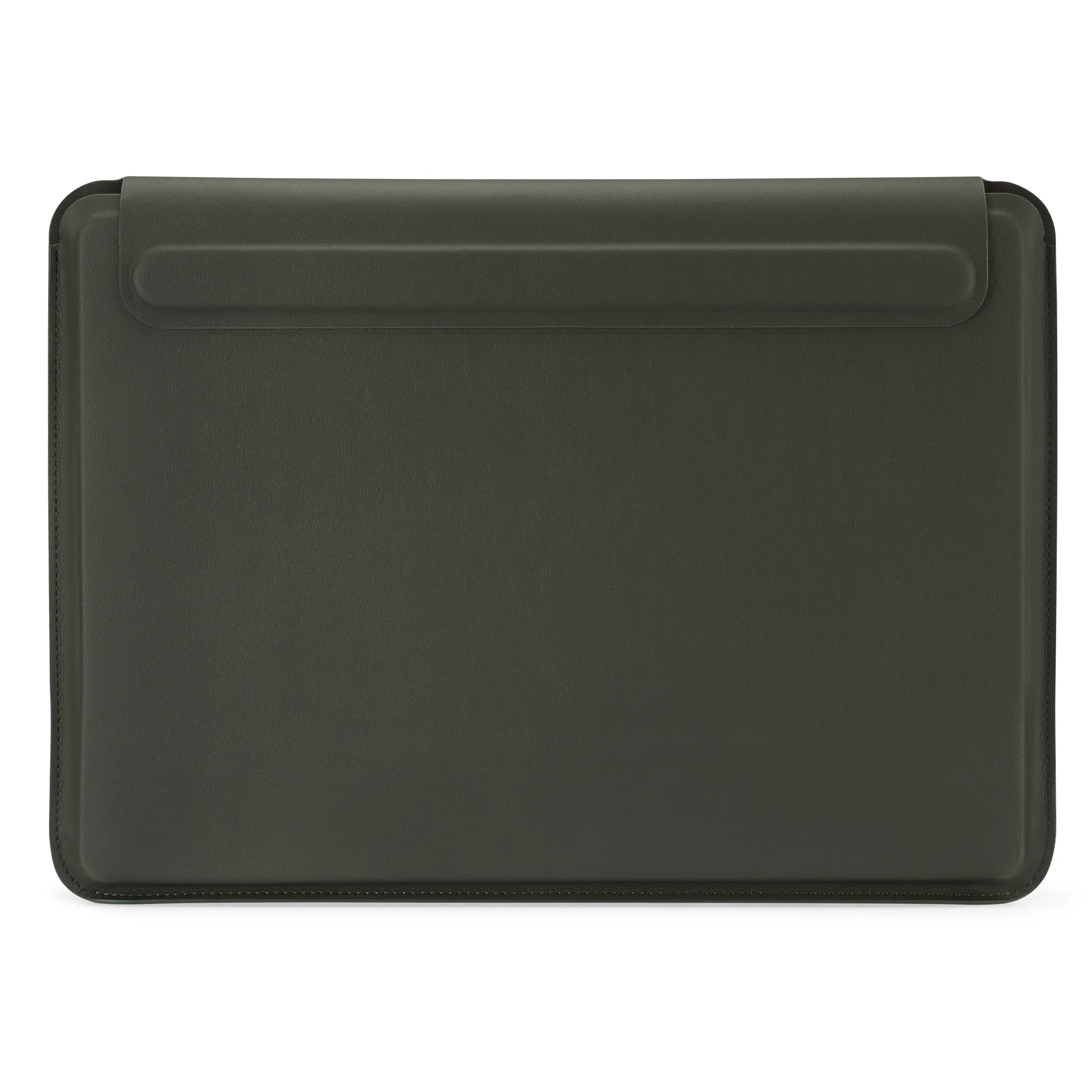 Mörkgrönt laptopfodral för 13/14 tum, frontvy med bred lockflik upptill, rundade, synliga sömförstärkta kanter, slät front.